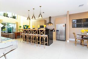 Stunning 4Bd Close to Disney Magic Village 7614