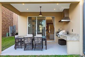 Stunning 4Bd Close to Disney Magic Village 7614