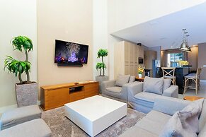 Stunning 4Bd Close to Disney Magic Village 7614