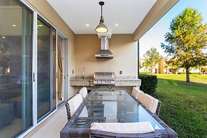 Stunning 4Bd Close to Disney Magic Village 7614