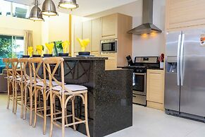 Stunning 4Bd Close to Disney Magic Village 7614