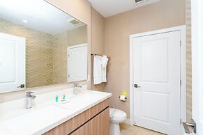 Accessible 4Bd Close to Disney Magic Village 7581