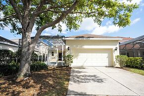 Stunning 5 Bd Home w Pool Close to Disney 7420