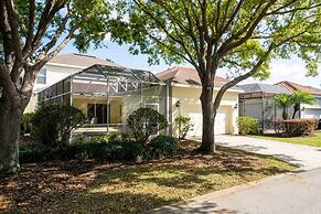 Stunning 5 Bd Home w Pool Close to Disney 7420