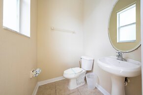 Stunning 5 Bd Home w Pool Close to Disney 7420