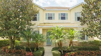 Stunning 5 Bd Home w Pool Close to Disney 7420