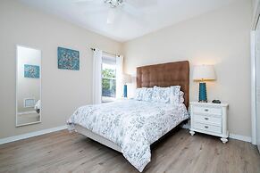 Stunning 5 Bd Home w Pool Close to Disney 7420