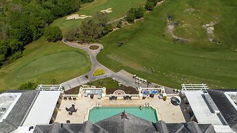 Stunning 5 Bd Home w Pool Close to Disney 7420