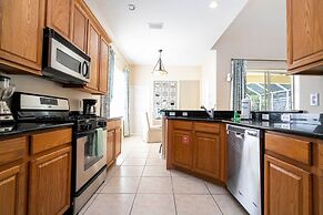 Stunning 5 Bd Home w Pool Close to Disney 7420