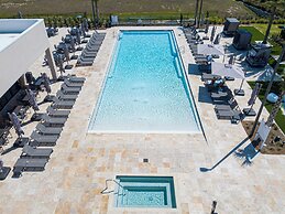 Stunning 4 Bd Close to Disney Magic Village Resort 7537