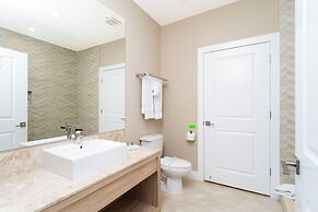 Stunning 4 Bd Close to Disney Magic Village Resort 7537