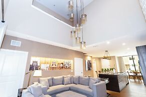 Stunning 4 Bd Close to Disney Magic Village Resort 7537