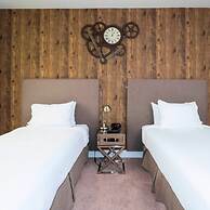 Stunning 4 Bd Close to Disney Magic Village Resort 7537