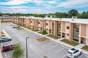 Stunning 4 Bd Close to Disney Magic Village Resort 7537