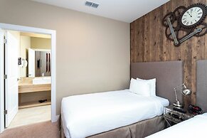 Stunning 4 Bd Close to Disney Magic Village Resort 7537