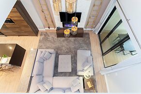 Stunning 4 Bd Close to Disney Magic Village Resort 7537