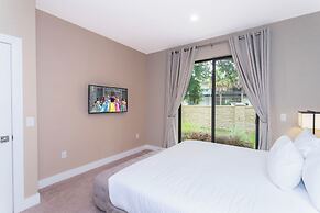 Stunning 4 Bd Close to Disney Magic Village Resort 7537