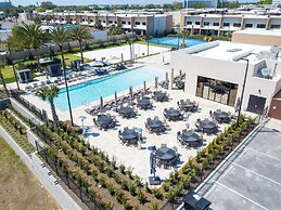 Stunning 4 Bd Close to Disney Magic Village Resort 7537