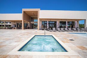 Luxury 4 Bedroom Home Magic Village Resort 7487