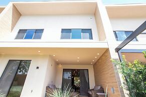 Luxury 4 Bedroom Home Magic Village Resort 7487