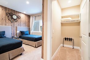 Luxury 4 Bedroom Home Magic Village Resort 7487