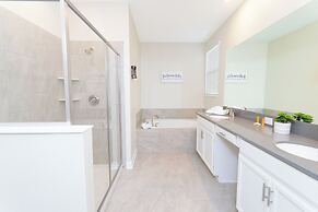 Gorgeous 6 Bd SF Close to Disney w Pool Champions Gate Resort 712