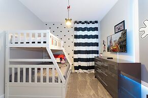 Gorgeous 6 Bd SF Close to Disney w Pool Champions Gate Resort 712