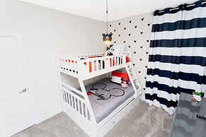 Gorgeous 6 Bd SF Close to Disney w Pool Champions Gate Resort 712