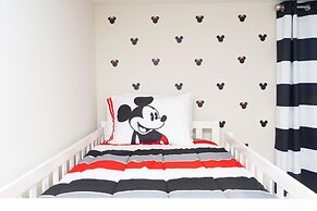 Gorgeous 6 Bd SF Close to Disney w Pool Champions Gate Resort 712