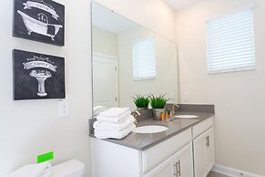 Gorgeous 6 Bd SF Close to Disney w Pool Champions Gate Resort 712