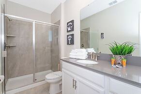 Gorgeous 6 Bd SF Close to Disney w Pool Champions Gate Resort 712