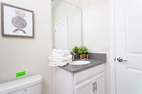 Gorgeous 6 Bd SF Close to Disney w Pool Champions Gate Resort 712