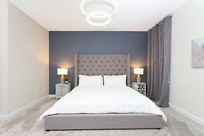 Gorgeous 6 Bd SF Close to Disney w Pool Champions Gate Resort 712