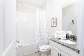 Gorgeous 6 Bd SF Close to Disney w Pool Champions Gate Resort 712