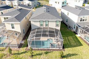 Gorgeous 6 Bd SF Close to Disney w Pool Champions Gate Resort 712