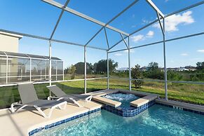 Gorgeous 6 Bd SF Close to Disney w Pool Champions Gate Resort 712