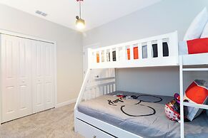 Gorgeous 6 Bd SF Close to Disney w Pool Champions Gate Resort 712