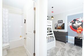 Gorgeous 6 Bd SF Close to Disney w Pool Champions Gate Resort 712