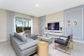 Gorgeous 6 Bd SF Close to Disney w Pool Champions Gate Resort 712