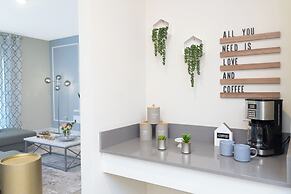 Gorgeous 6 Bd SF Close to Disney w Pool Champions Gate Resort 712