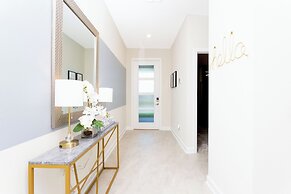 Gorgeous 6 Bd SF Close to Disney w Pool Champions Gate Resort 712