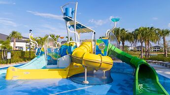 Gorgeous 6 Bd SF Close to Disney w Pool Champions Gate Resort 712