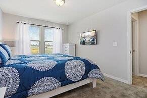 Family Friendly Four Bedroom w Gameroom Disney 5145