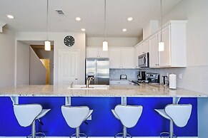 Family Friendly Four Bedroom w Gameroom Disney 5145