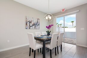 Family Friendly Four Bedroom w Gameroom Disney 5145