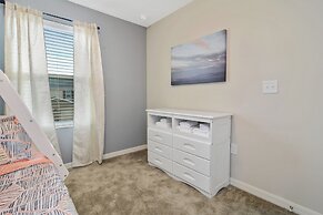 Family Friendly Four Bedroom w Gameroom Disney 5145