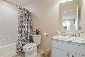 Family Friendly Four Bedroom w Gameroom Disney 5145