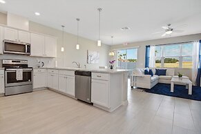 Family Friendly Four Bedroom w Gameroom Disney 5145