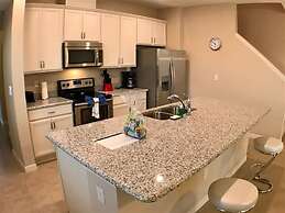 Family Friendly 4 Bedroom Close to Disney in Orlando Area 5126a
