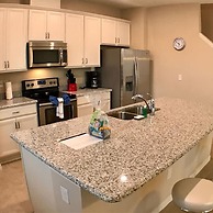 Family Friendly 4 Bedroom Close to Disney in Orlando Area 5126a